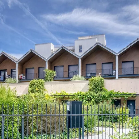Maison Duplex Moderne Avec Parking Et Terrasse Bordeaux